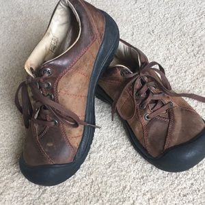 Keen leather shoes. Size 8